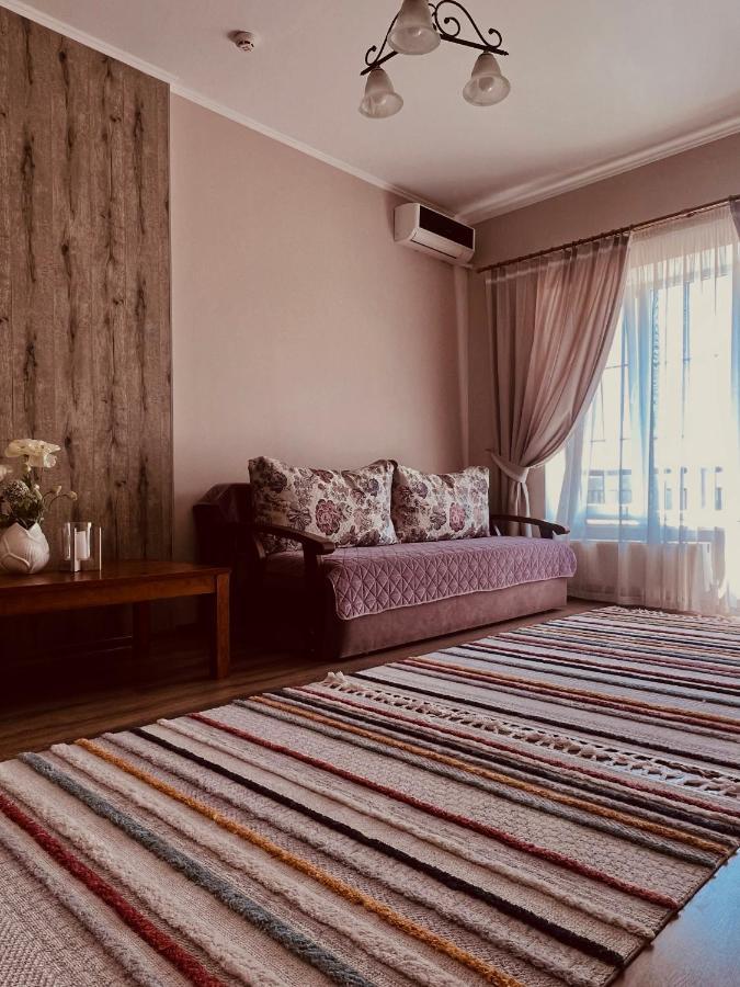 Tamerlan Khmelʼnytsʼkyy Bagian luar foto