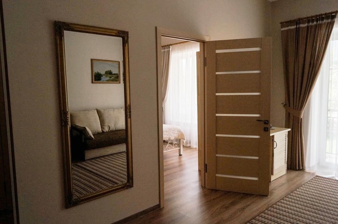 Tamerlan Khmelʼnytsʼkyy Bagian luar foto